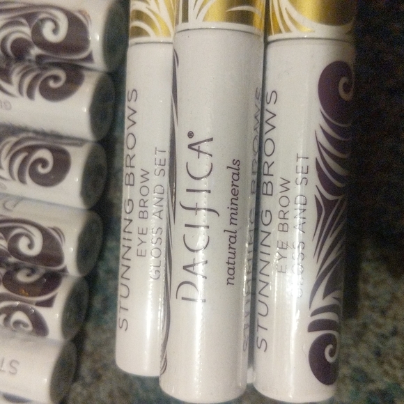 10 Pacifica stunning brows, eye brow gloss and set, 100% vegan & cruelty-free - Picture 6 of 8
